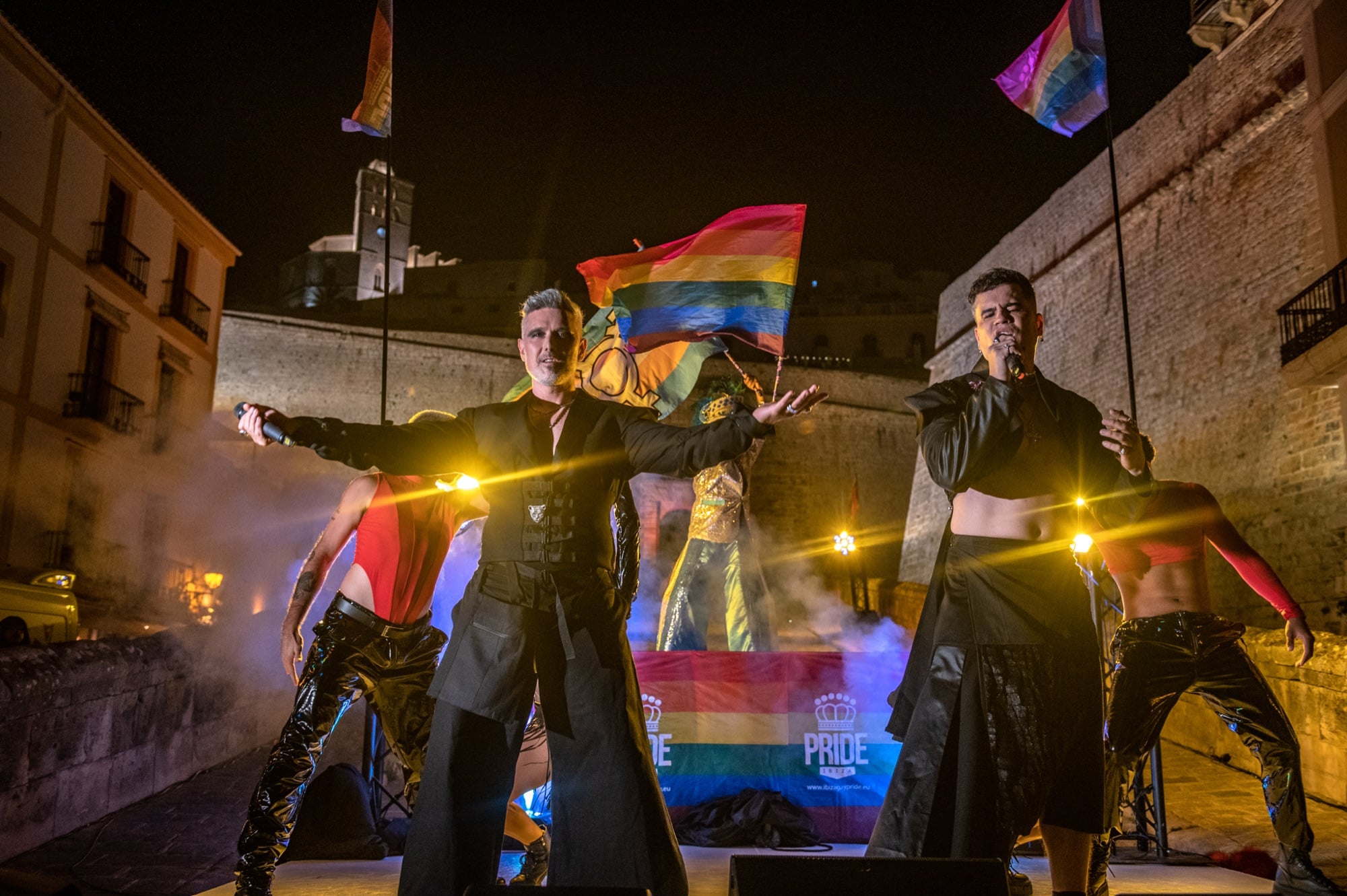Ibiza Pride 2026 — la compañía al completo bajo las banderas del Orgullo.